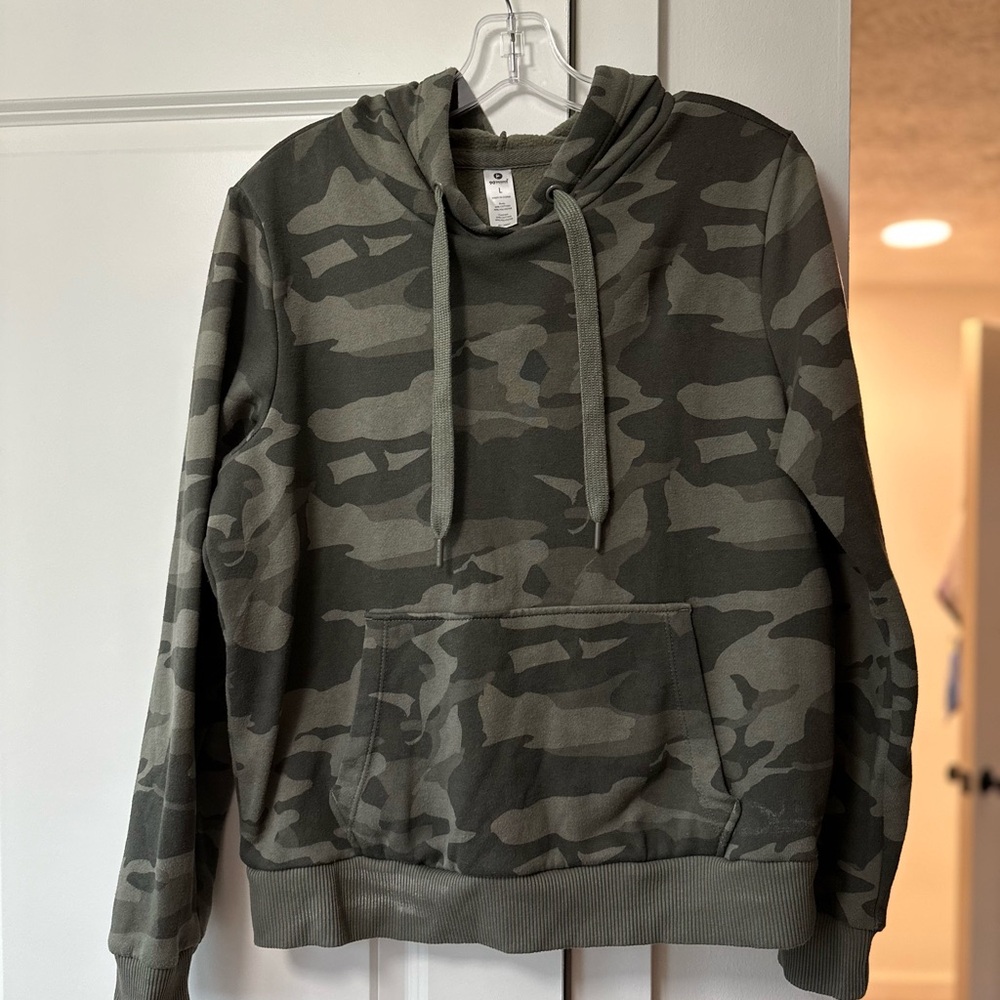 Women’s 90 degree Camouflage Hoodie